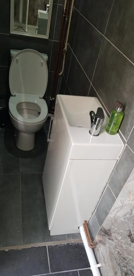 U-Din Homes Уеймут Екстериор снимка